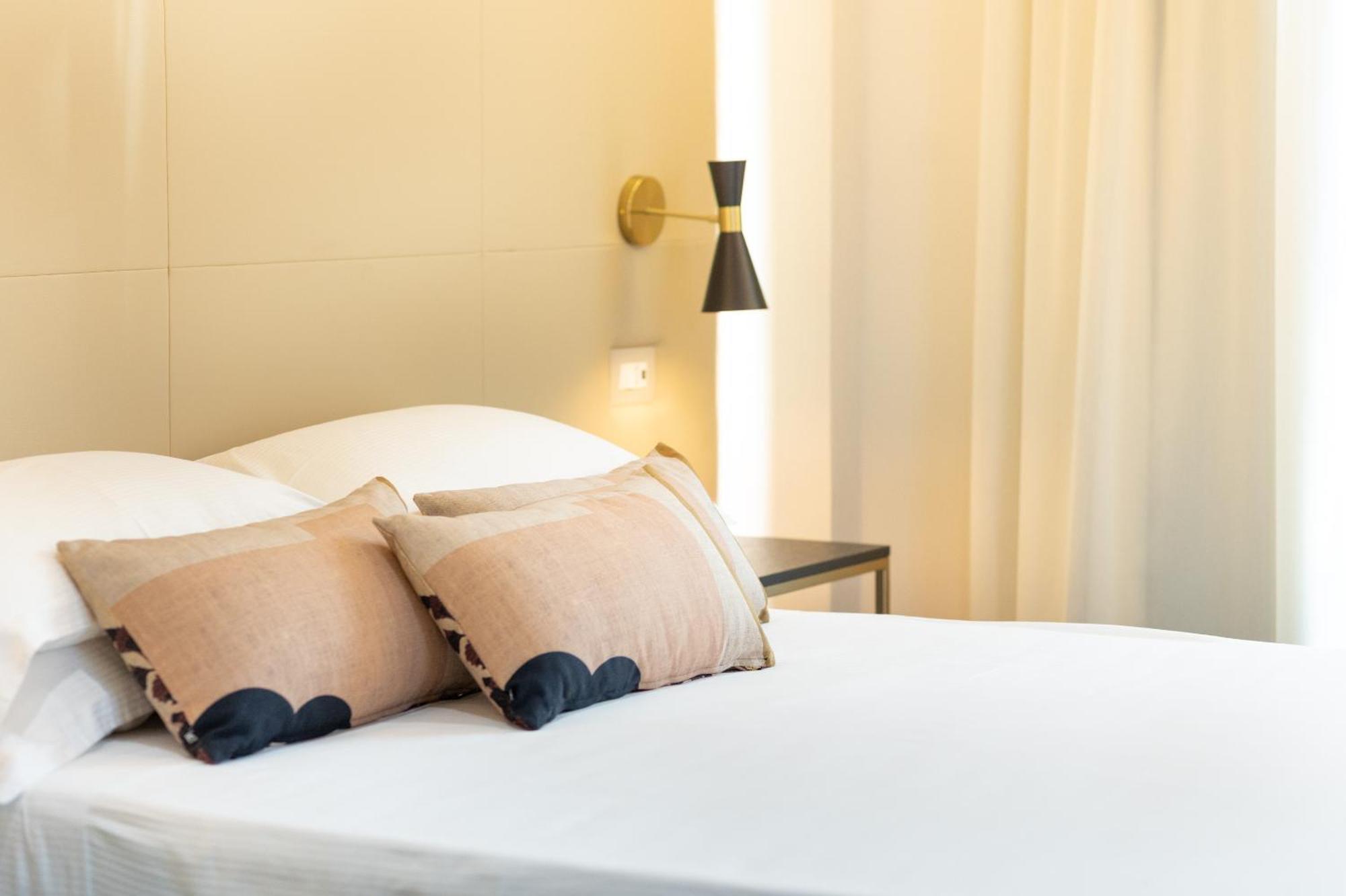 Hotel Mondial Rimini Exterior photo